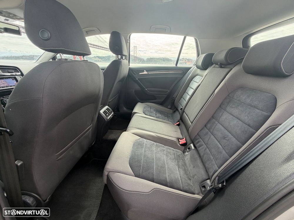 VW Golf 1.6 TDi Highline - 7
