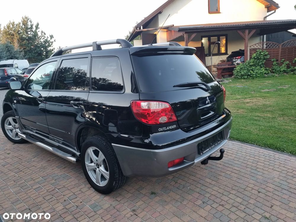 Mitsubishi Outlander 2.0 Intense DAKAR - 5