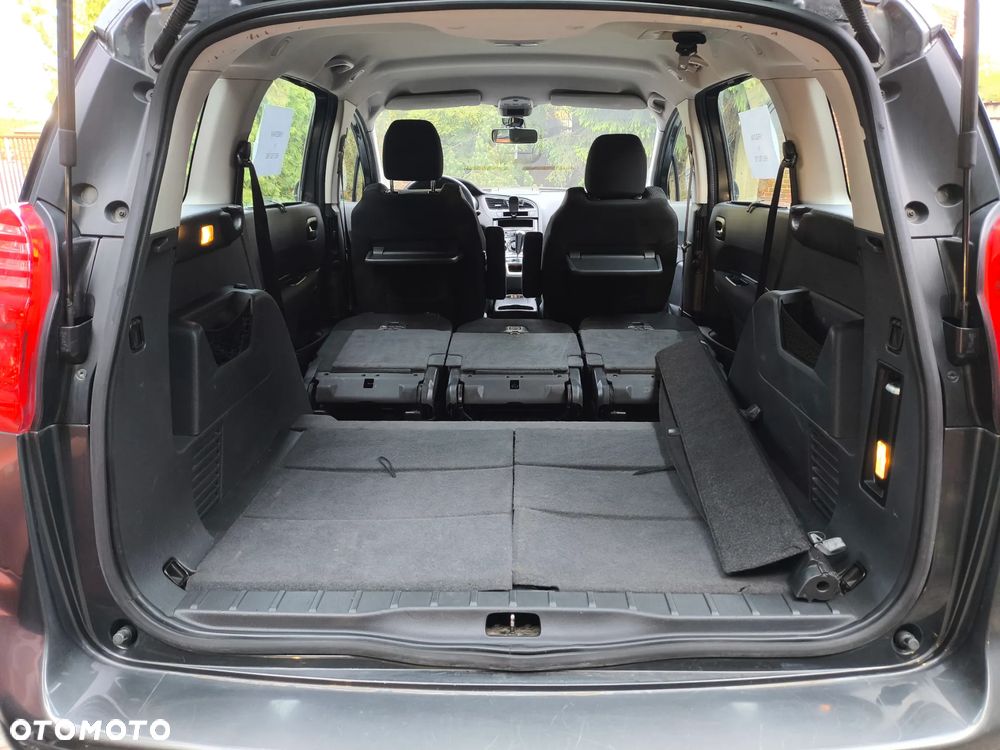 Peugeot 5008 1.6 e-HDi Active S&S - 24