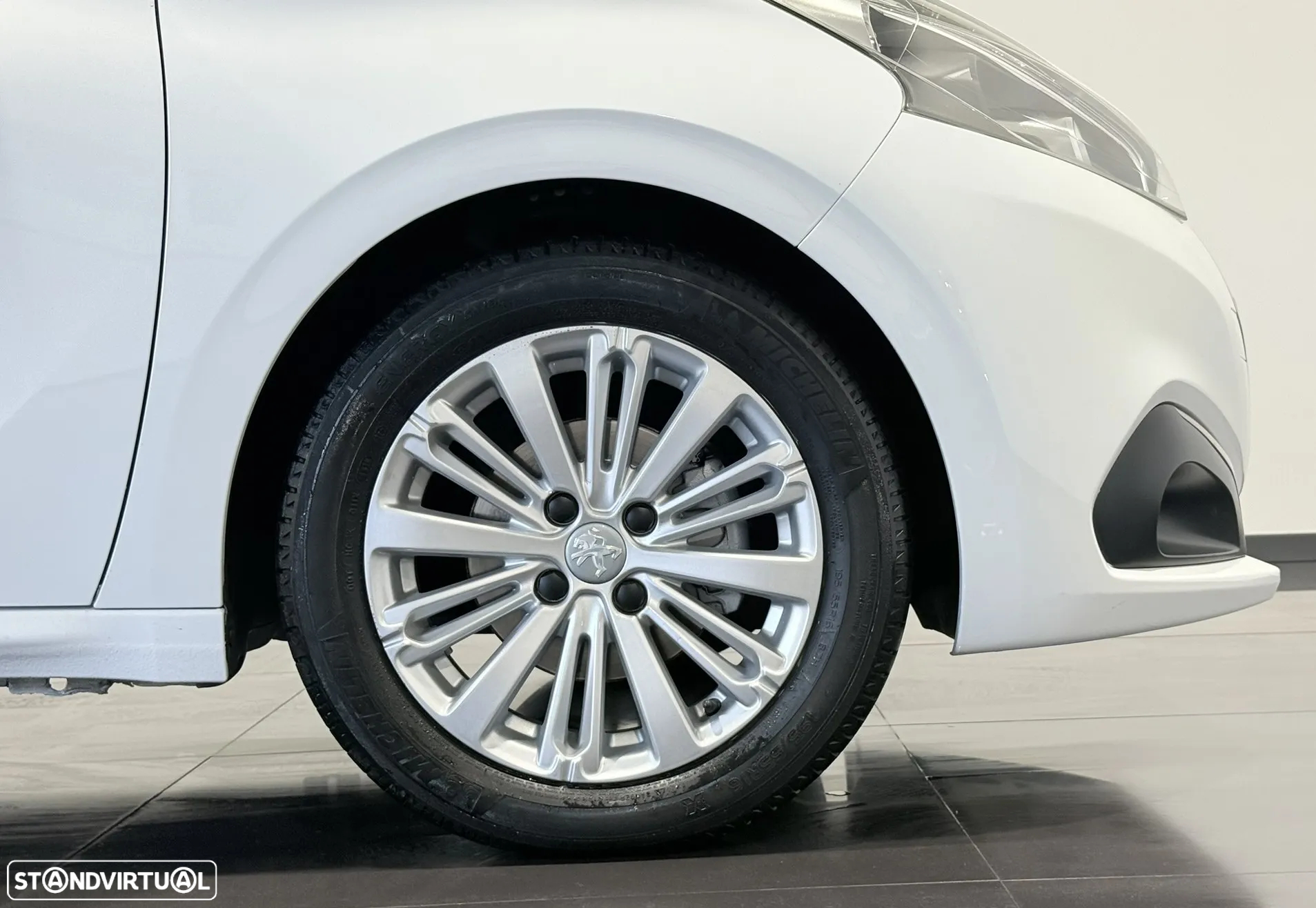 Peugeot 208 1.2 PureTech Allure - 46