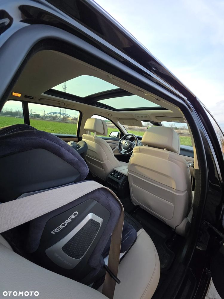 BMW Seria 5 525d xDrive Sport-Aut Luxury Line - 11