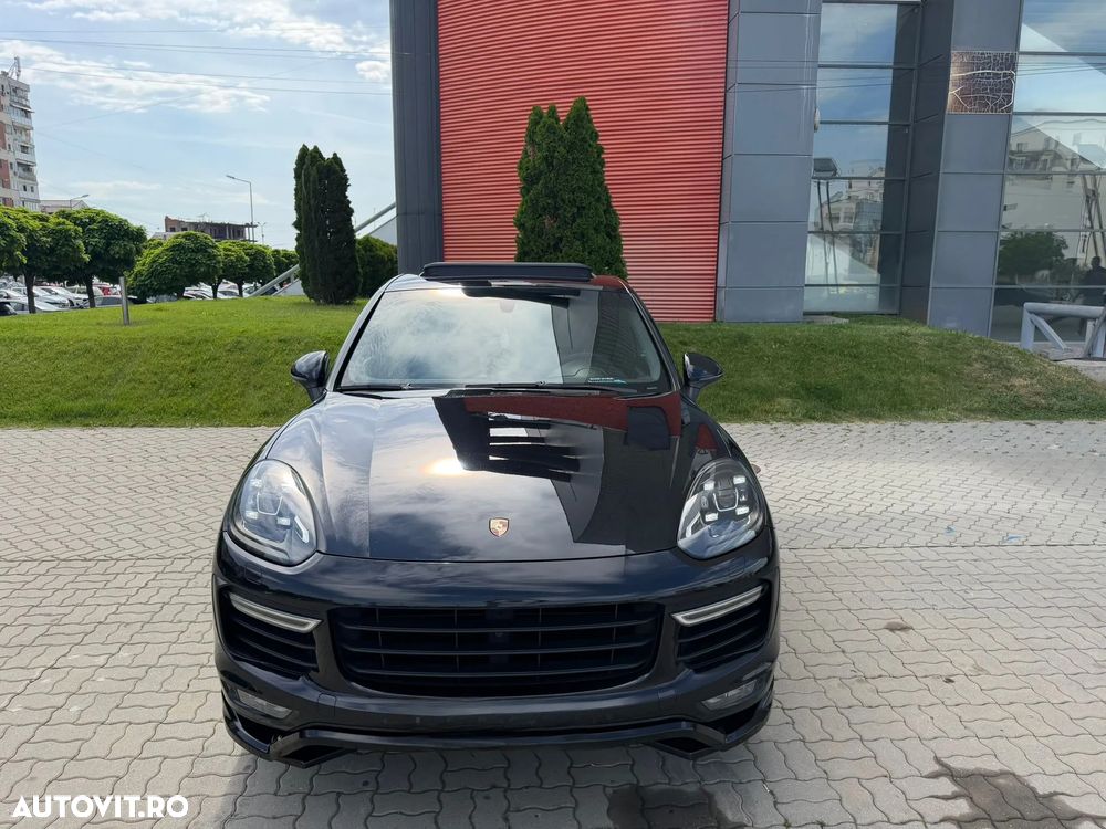 Porsche Cayenne 4.8 L Turbo - 4