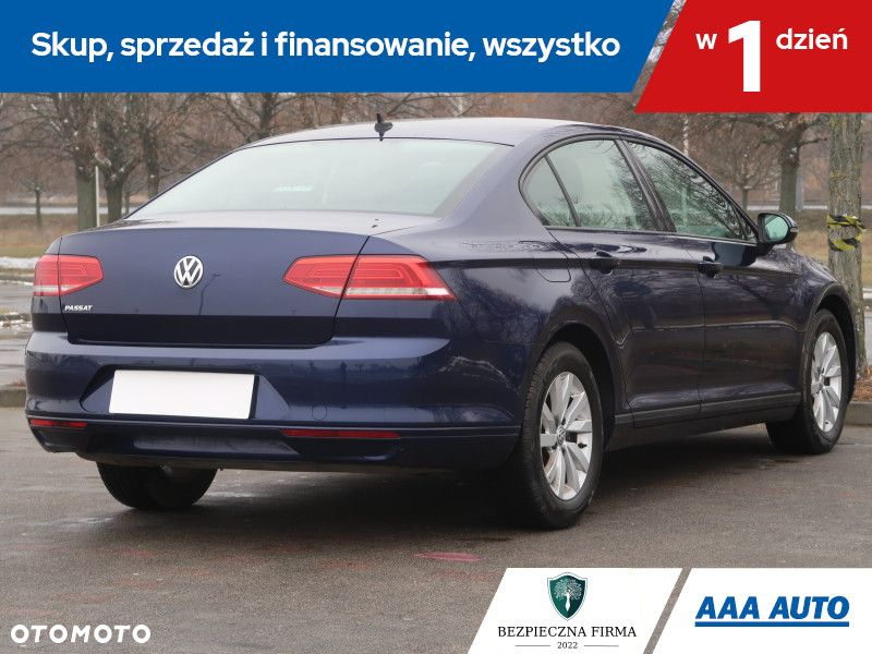 Volkswagen Passat - 6