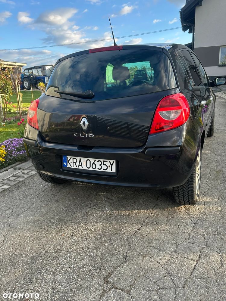 Renault Clio 1.2 16V Authentique - 6