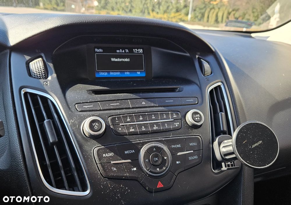 Ford Focus 1.5 TDCi SYNC Edition - 17