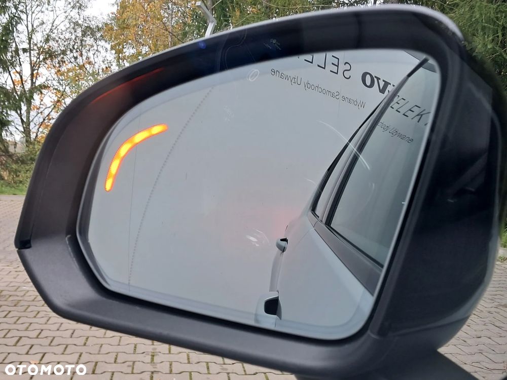 Volvo XC 40 B3 Plus Dark - 29