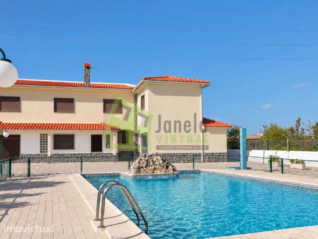Quintinha T4 com Piscina, Jardim e Garagens | Quinta do Conde - Grande imagem: 3/36