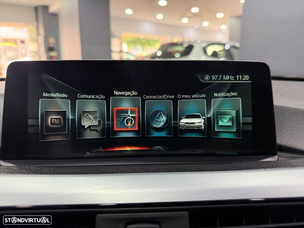 BMW 330 e iPerformance Pack M - 23
