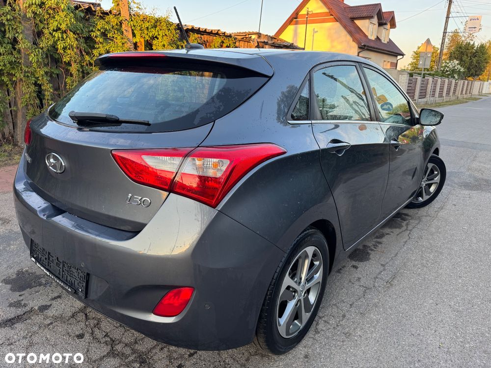 Hyundai i30 blue 1.6 CRDi Classic Navigation - 5