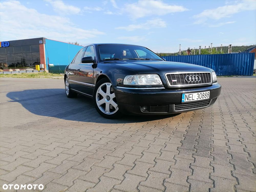 Audi S8 - 8