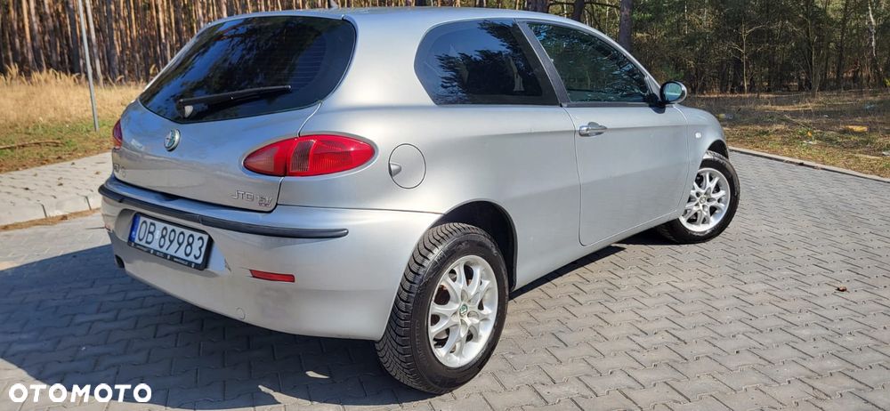 Alfa Romeo 147 1.9 JTD 16V Distinctive - 2