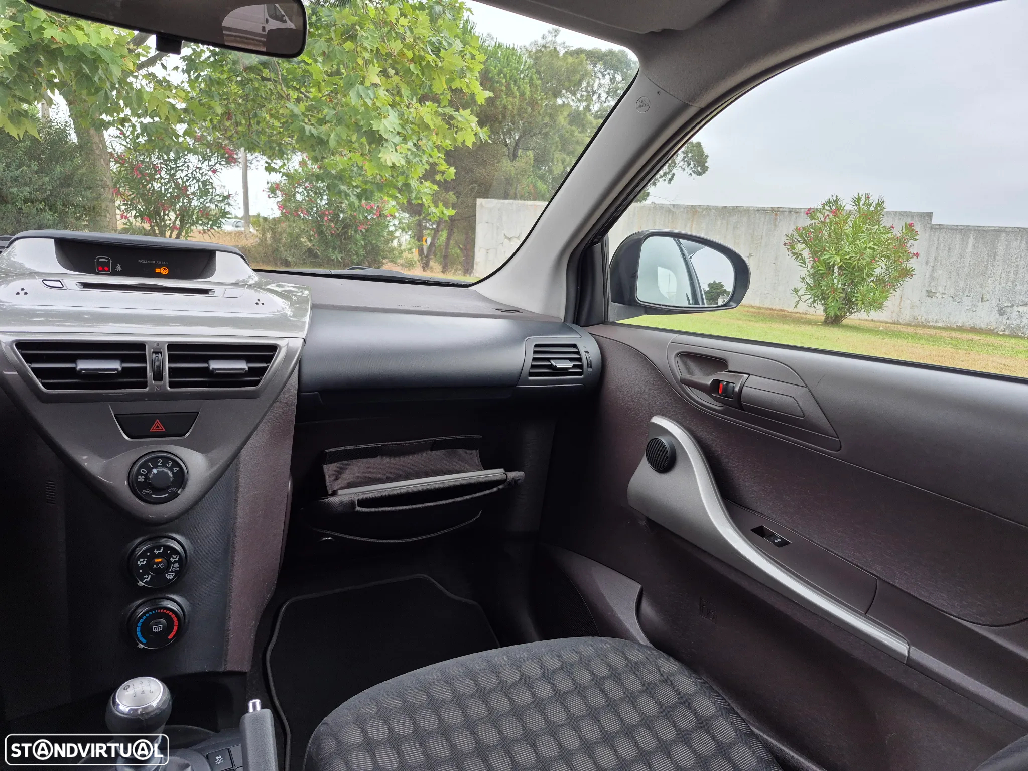 Toyota iQ 1.4 D-4D - 11