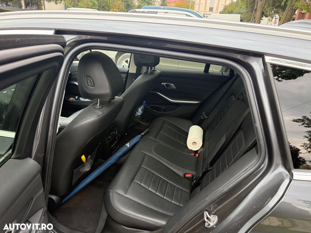 BMW Seria 3 320i AT - 10