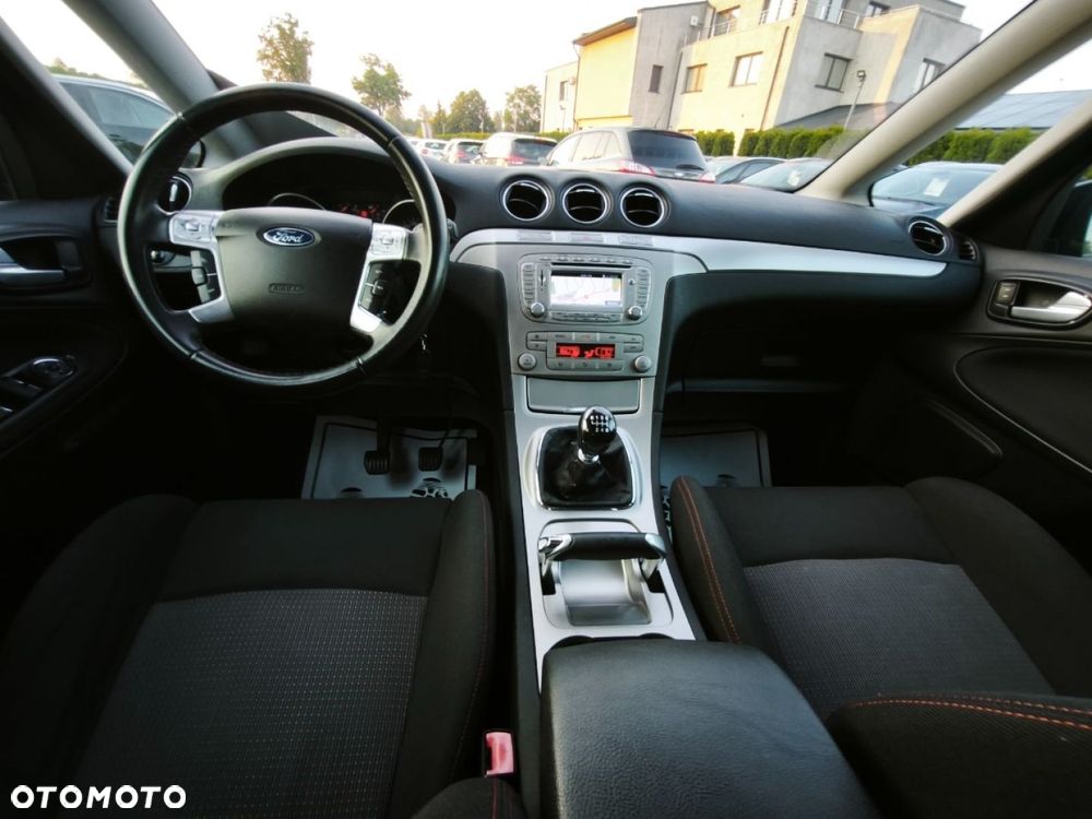 Ford S-Max - 8