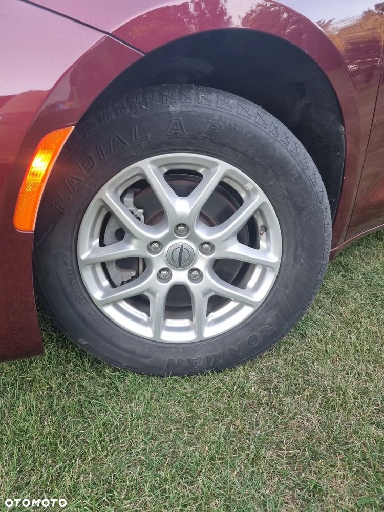 Chrysler Pacifica - 11