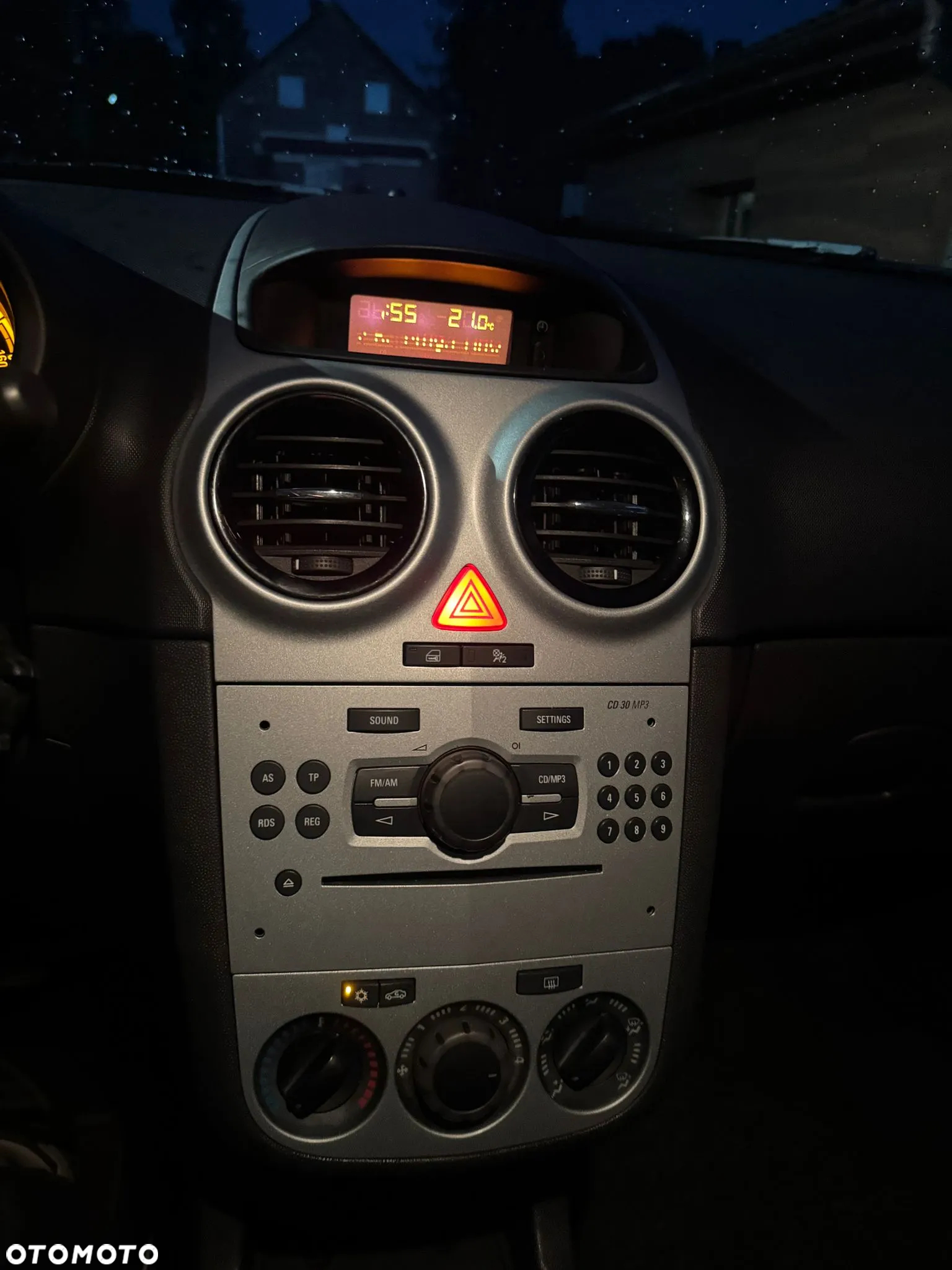 Opel Corsa 1.4 16V Enjoy - 8