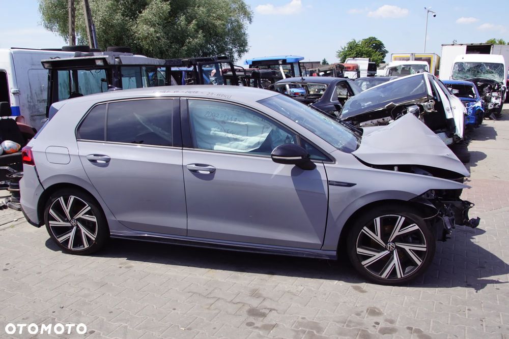 Auto na części - Volkswagen Golf VIII R-Line 1.5 eTSI 150 KM DYFA UUF LA7C 2021R Silnik Skrzynia Drzwi Błotnik Zdezak Klapa Lampa Lusterko Klamka Szyba Deska Kokpit Sterownik Moduł Czujnik Licznik Wyświetlacz Panel Kierownica - 9