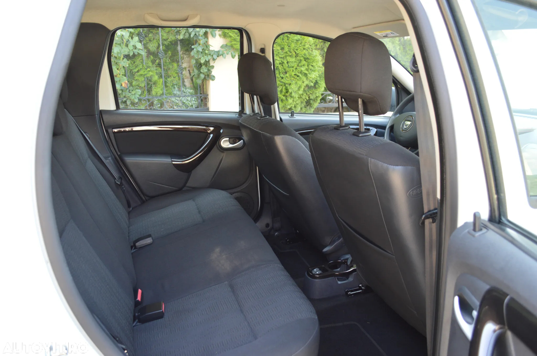 Dacia Duster 1.6 4x2 Laureate - 19
