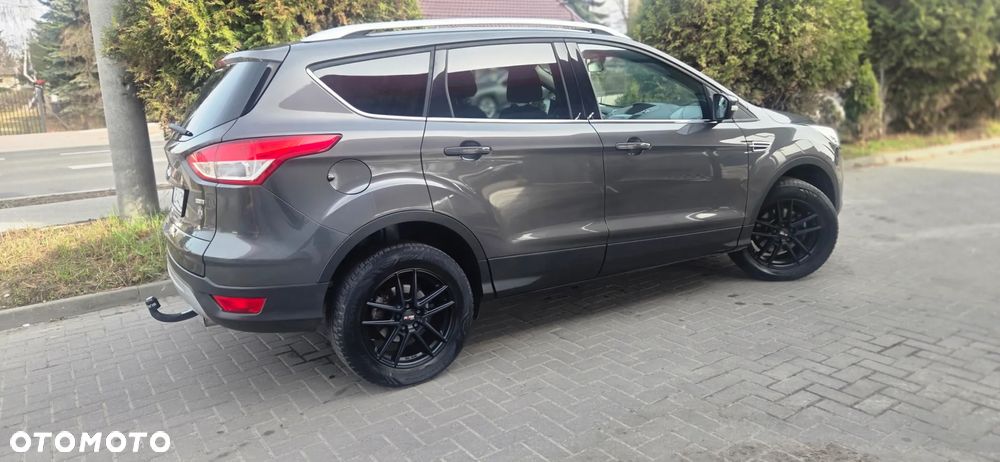 Ford Kuga 1.5 EcoBoost 2x4 Titanium - 16