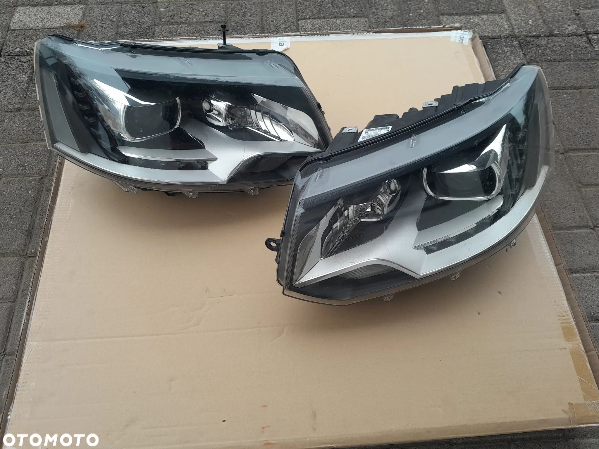 Vw T5 lift lampy przod Xenon prawa lewa - 1