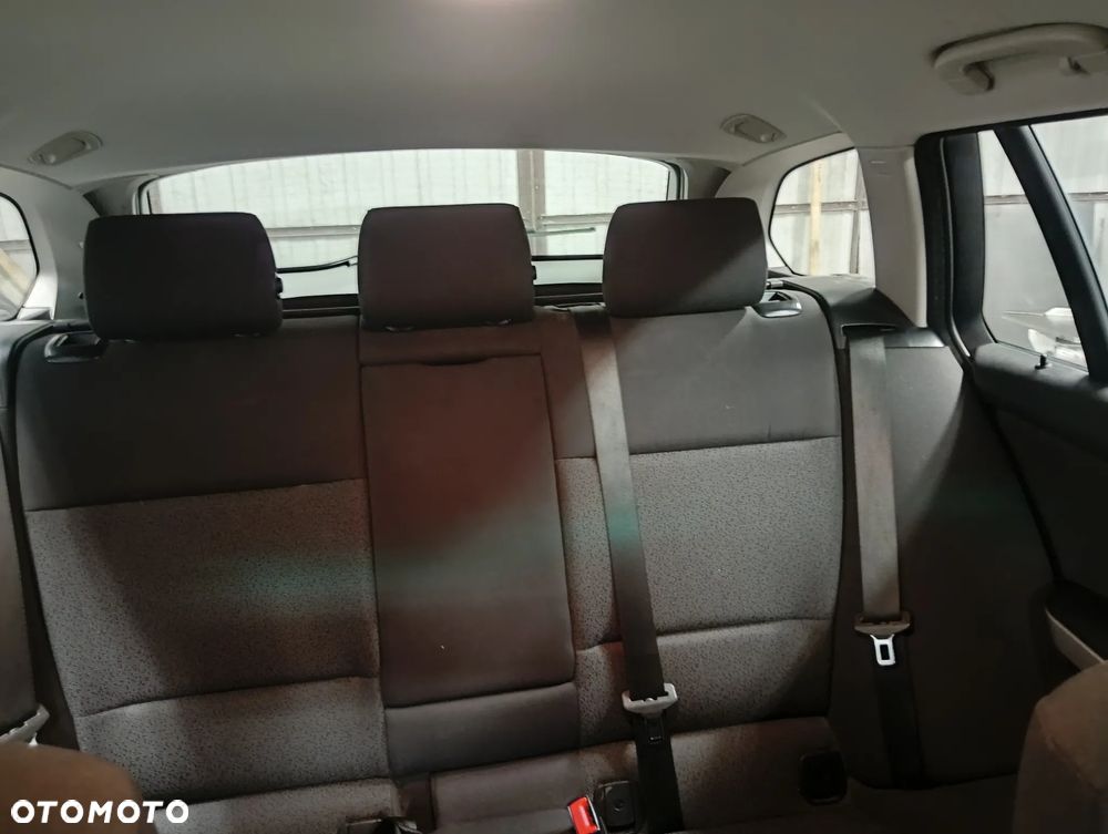 BMW Seria 3 318d DPF - 11