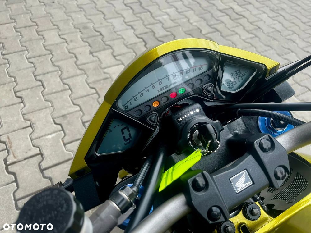 Honda CB - 12