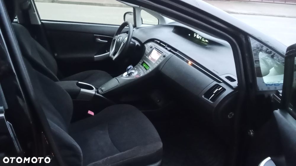 Toyota Prius (Hybrid) Comfort - 17