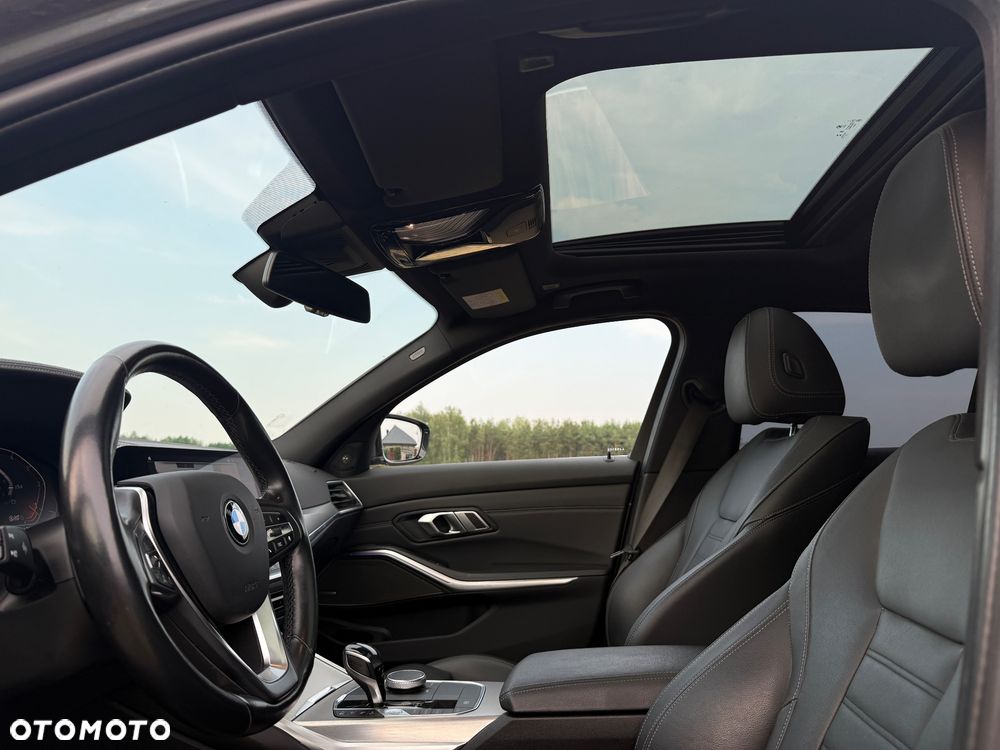 BMW Seria 3 320d Luxury Line sport - 11