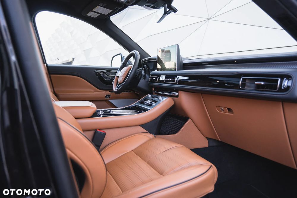 Lincoln Aviator - 19