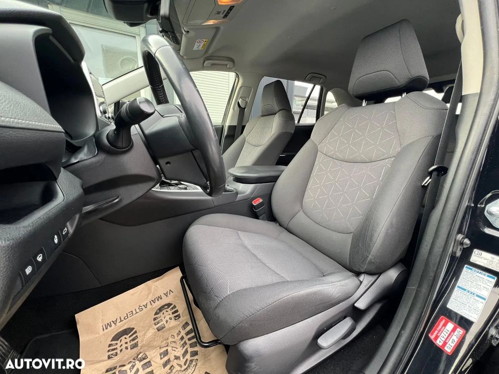 Toyota RAV4 2.5 4x4 Hybrid Team Deutschland - 10