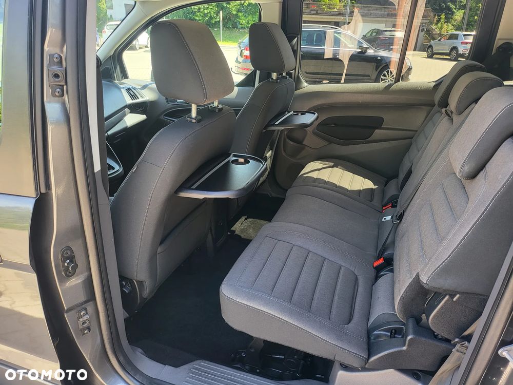 Ford Tourneo Connect Grand - 19