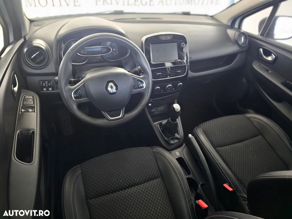 Renault Clio - 10