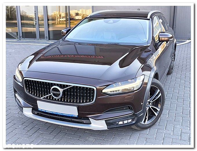 Volvo V90 Cross Country - 12