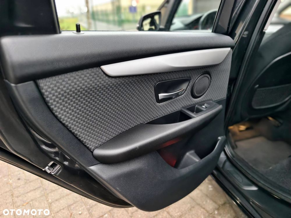 BMW Seria 2 218d Sport-Aut Advantage - 23