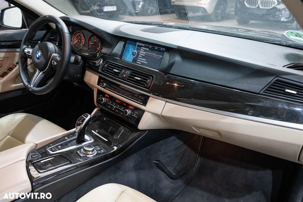 BMW Seria 5 520d Aut. Luxury Line - 30
