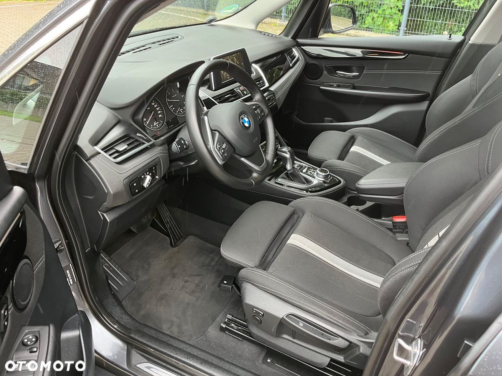 BMW Seria 2 218d Sport-Aut Sport Line - 7