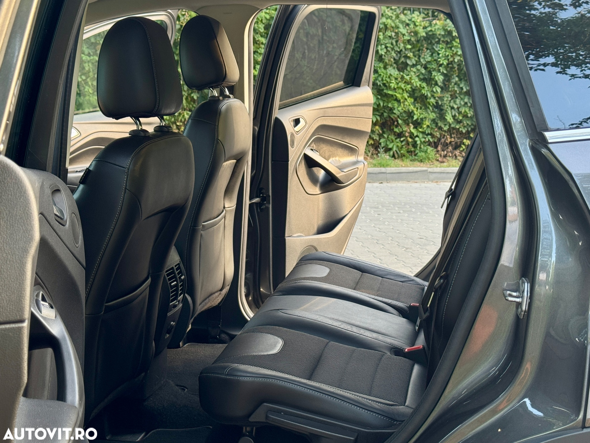 Ford Kuga 2.0 TDCi 4WD Powershift Titanium - 12
