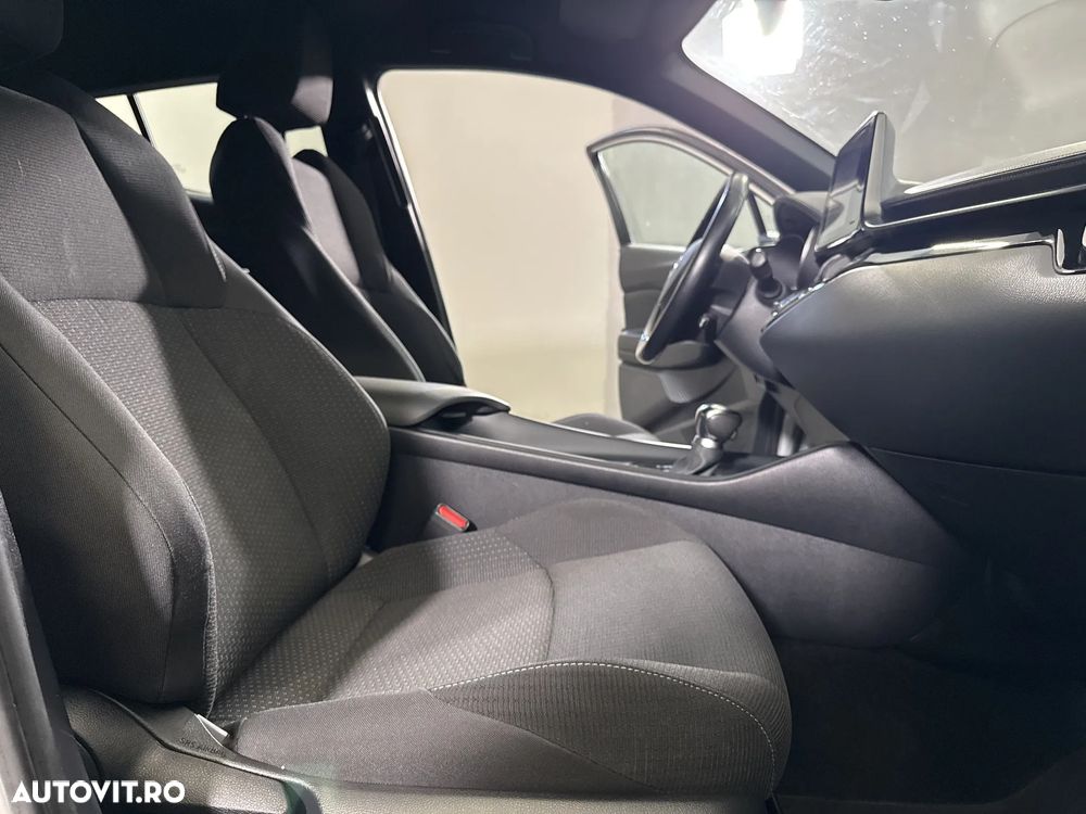 Toyota C-HR - 12