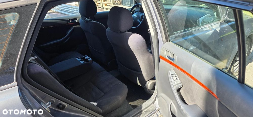 Toyota Avensis 1.8 VVT-i - 6
