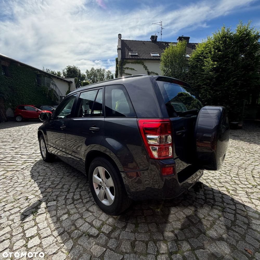 Suzuki Grand Vitara 2.0 - 6