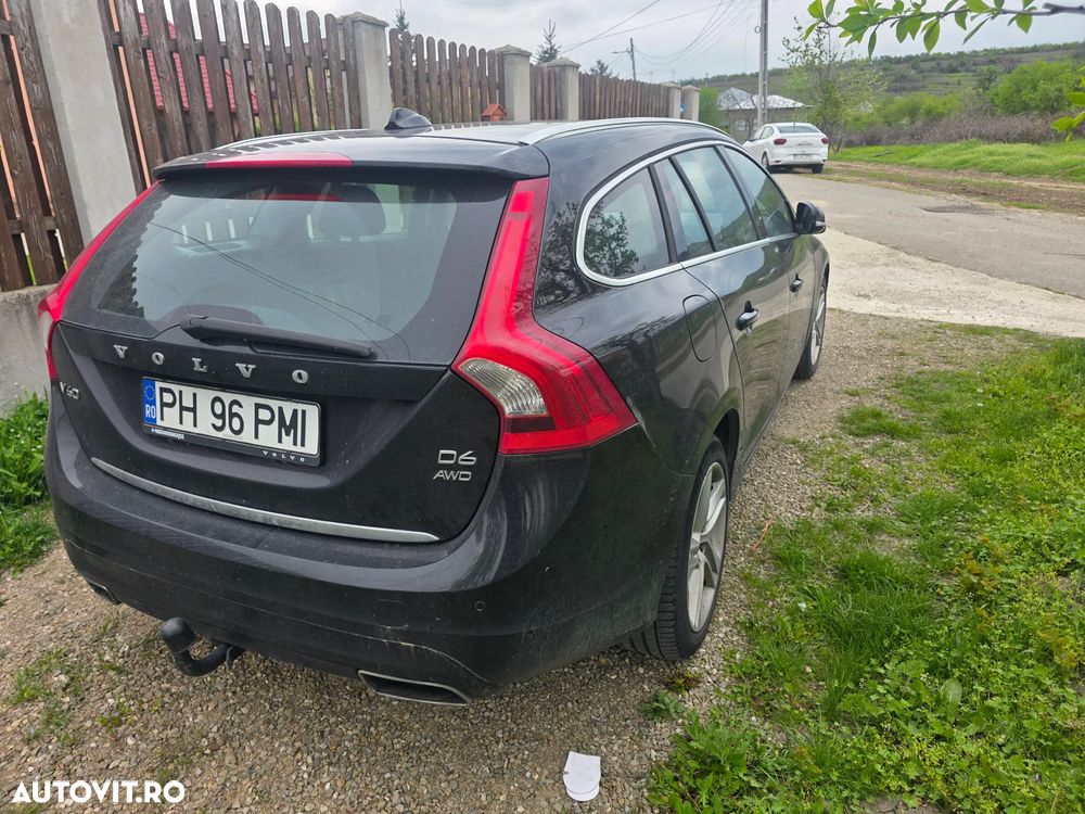 Volvo V60 D5AWD Summum - 3