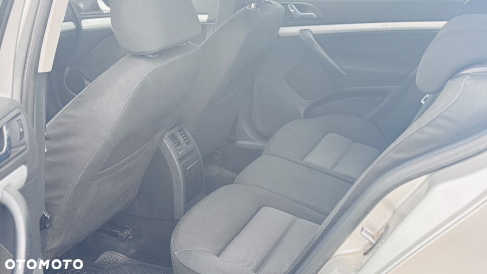 Skoda Octavia 1.6 Classic - 10