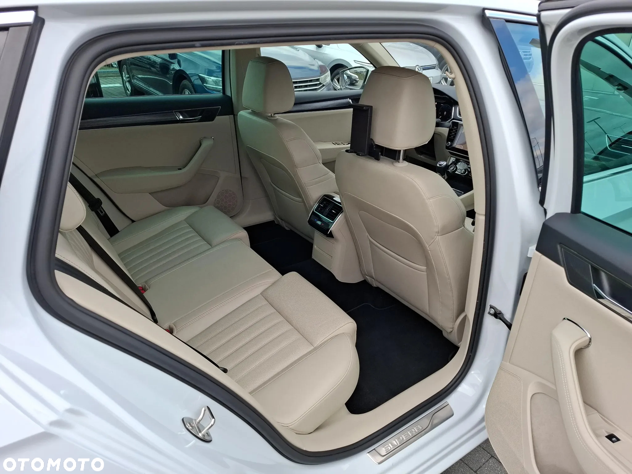 Skoda Superb Combi 2.0 TDI Style - 13