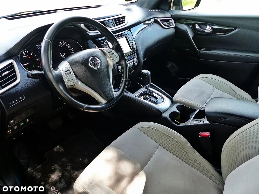Nissan Qashqai 1.6 dCi Xtronic TEKNA+ - 18