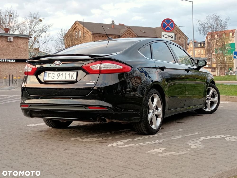 Ford Fusion - 4