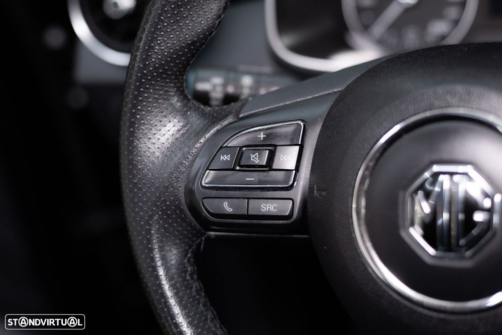 MG ZS EV 44.5 kWh Luxury - 25