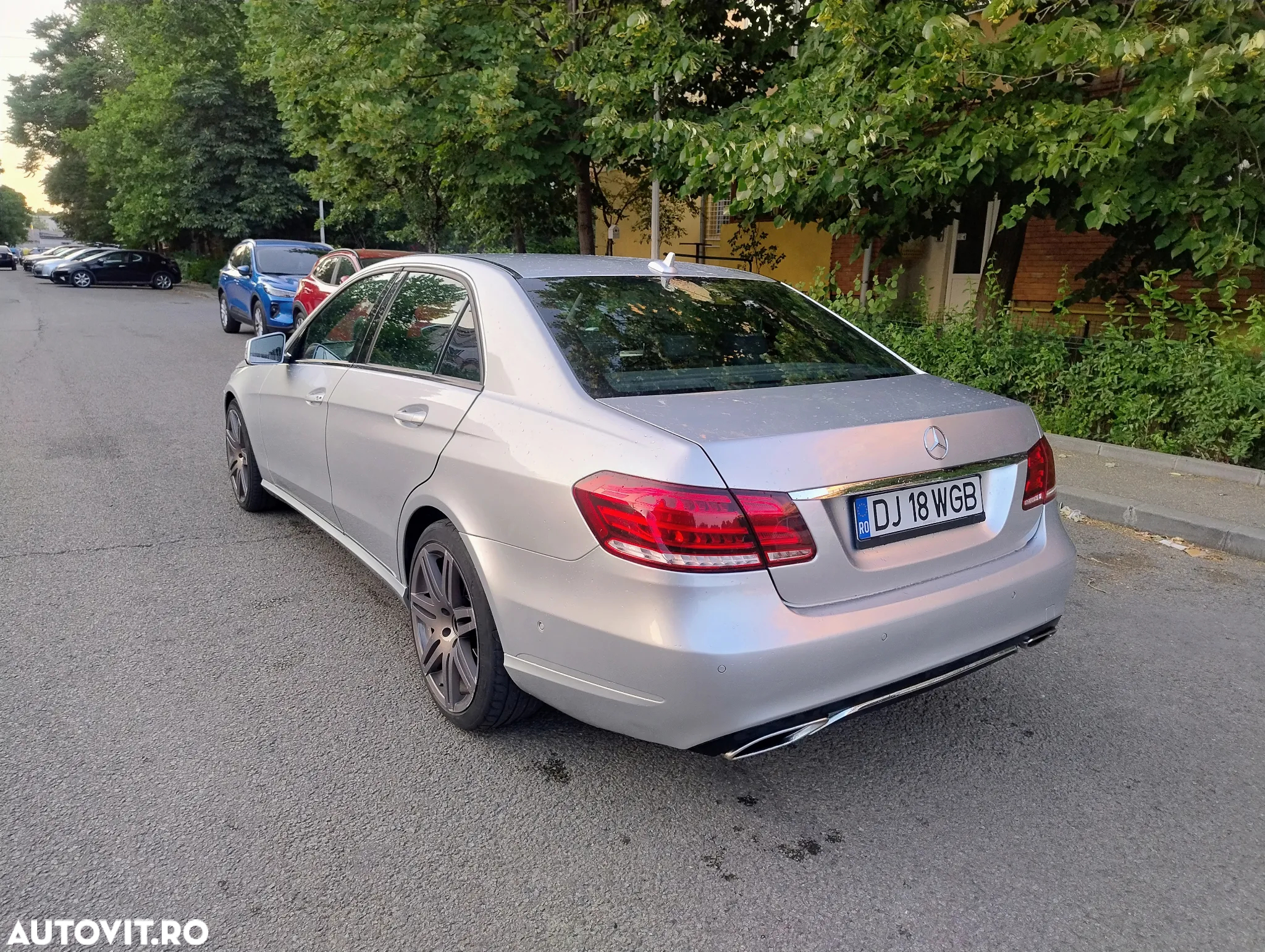 Mercedes-Benz E 200 BlueTEC 7G-TRONIC Avantgarde - 3