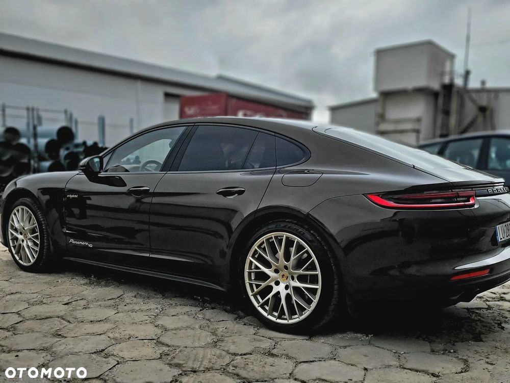 Porsche Panamera 4 E-Hybrid Platinum Edition - 2