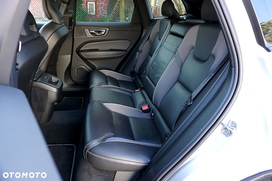 Volvo XC 60 D4 Geartronic RDesign - 24