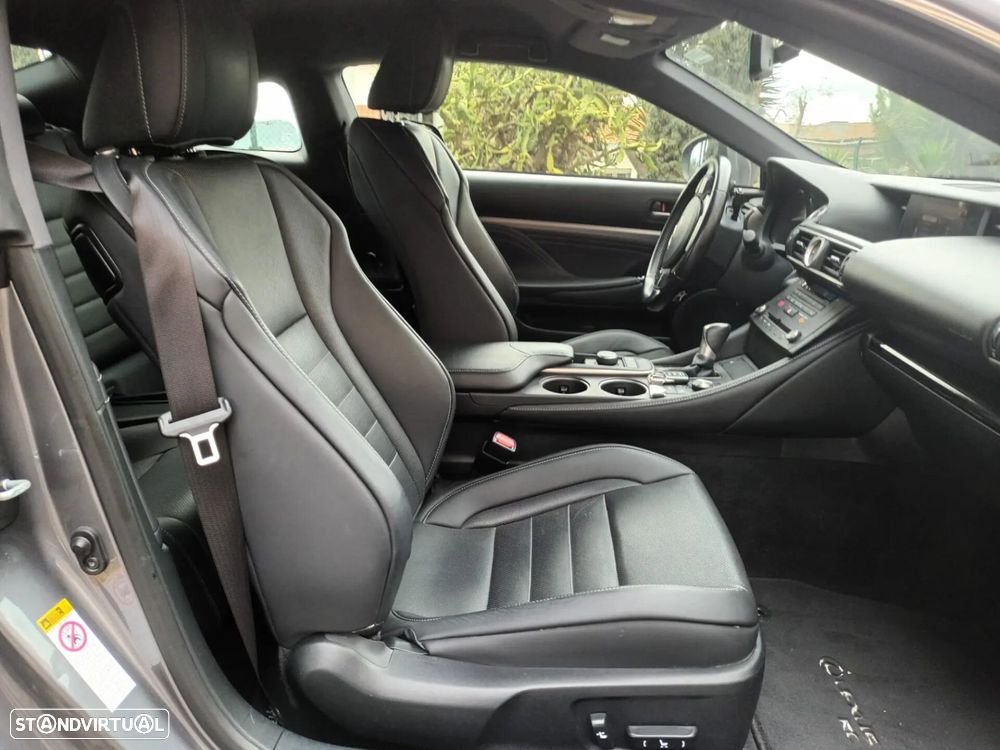 Lexus RC 300h F Sport - 11